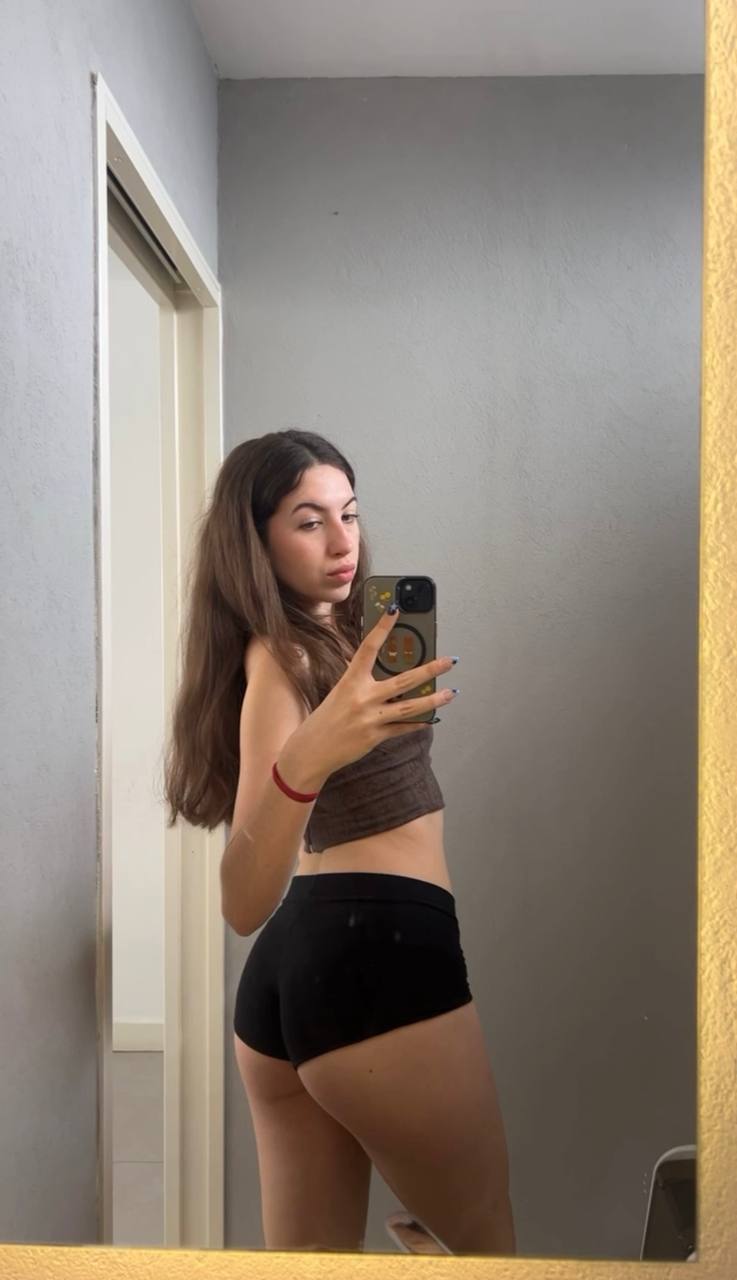 Amber in her underwear in Dubai