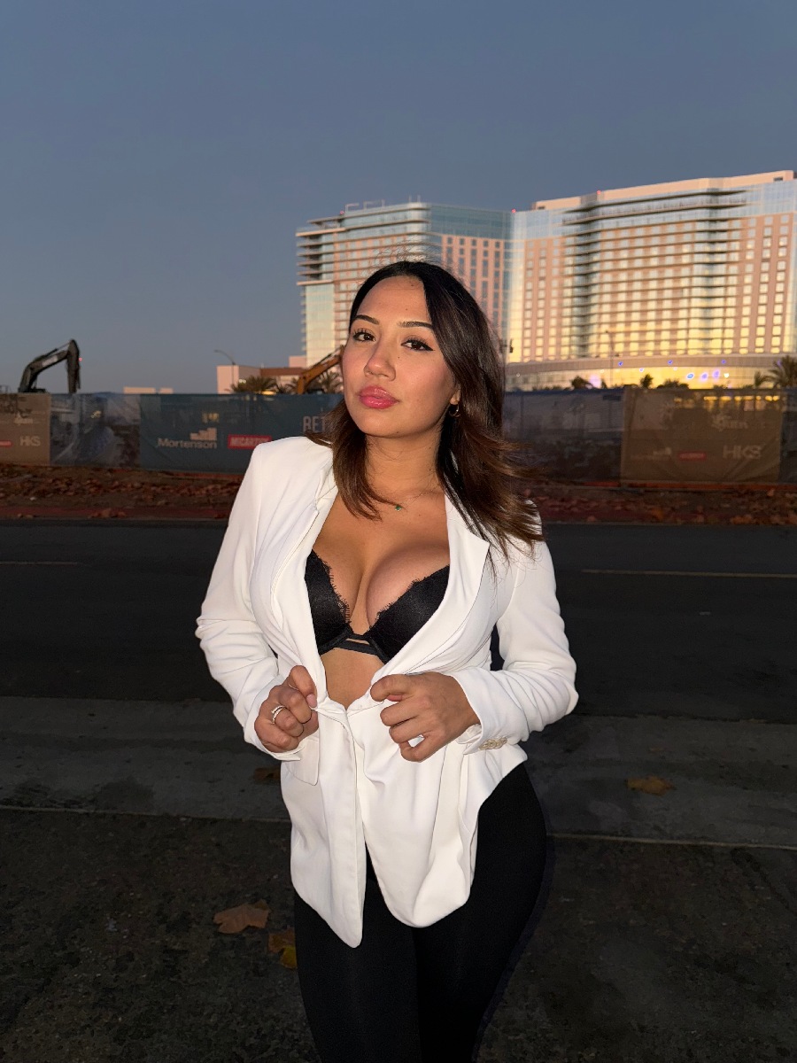 Take a pause and enjoy Ali Cruz — streaming from Dubai