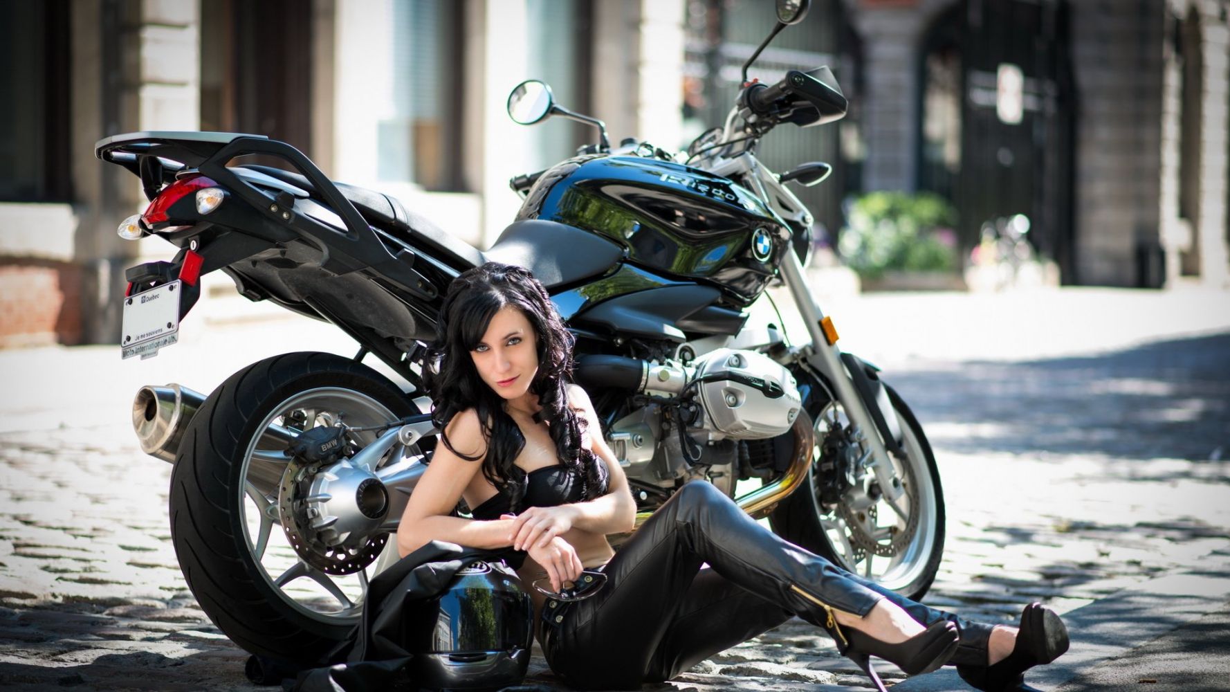 European women on bikes in Dubai