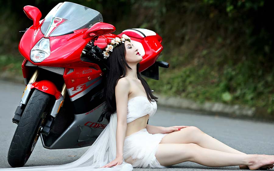 Beautiful girls and motorcycles in Dubai