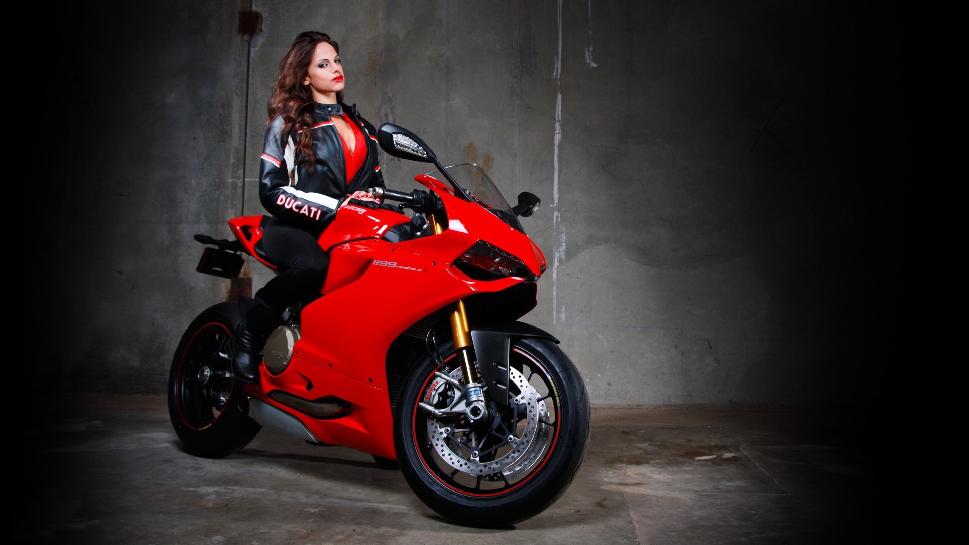 Beautiful girls and motorcycles in Dubai