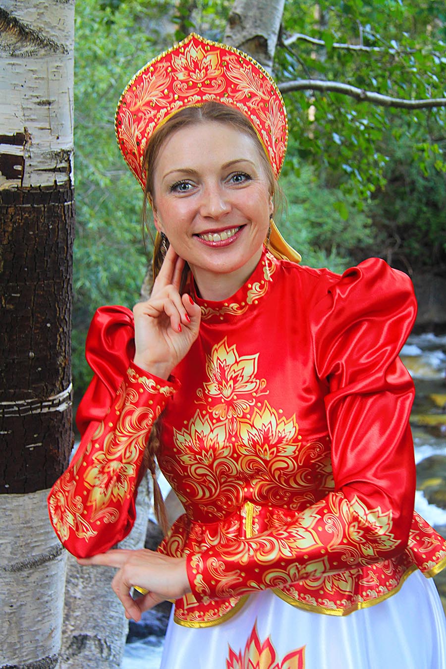 Women in Slavic costumes in Dubai