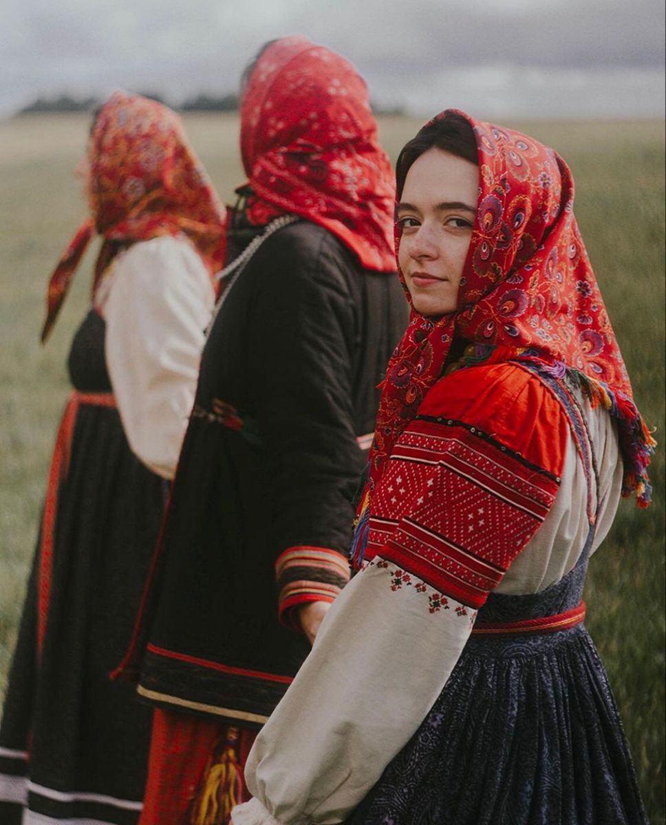 Women in Slavic costumes in Dubai