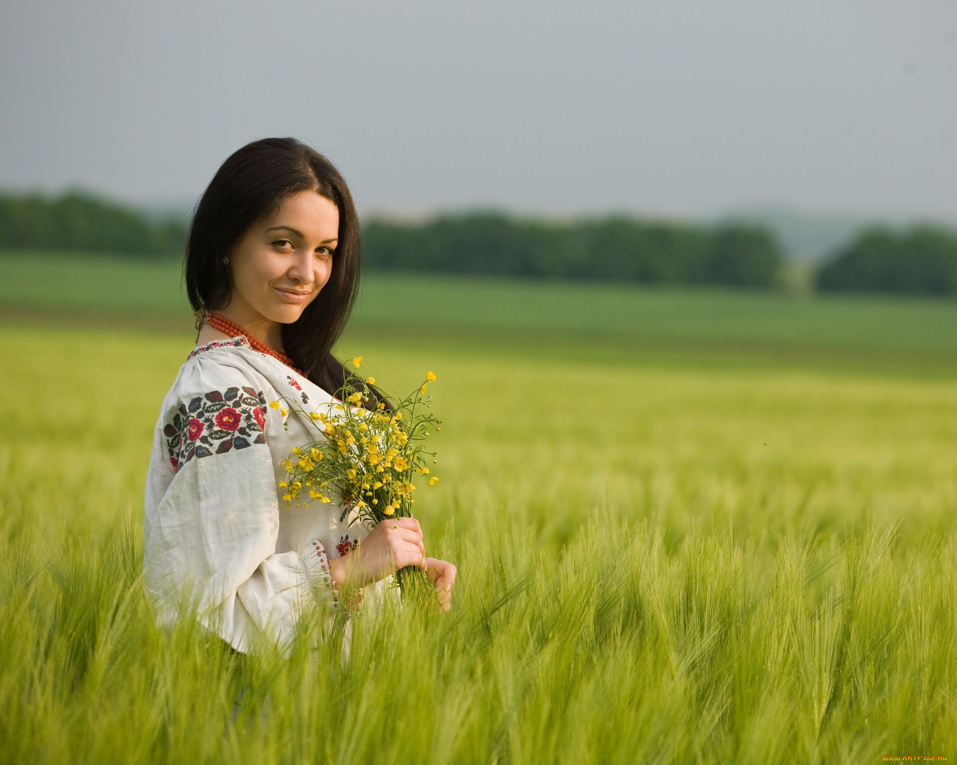 Women in Slavic costumes in Dubai