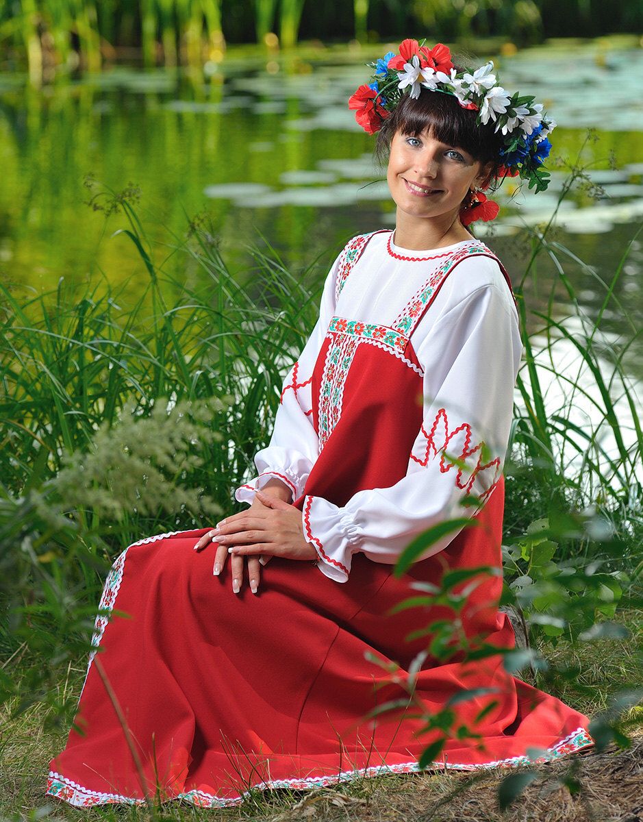 Beautiful girl Girls in Slavic costumes in Dubai