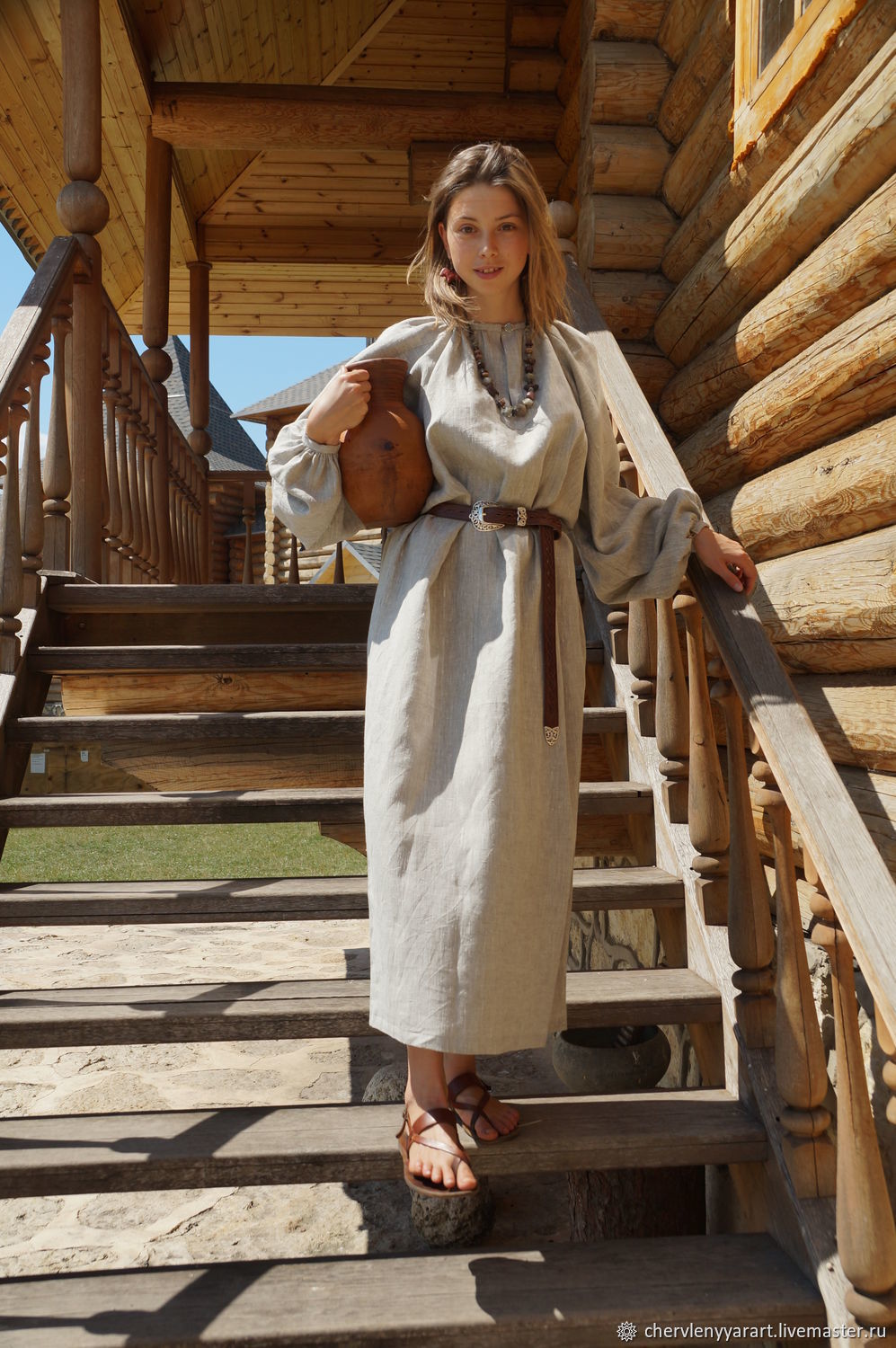 Girls in Slavic costumes in Dubai