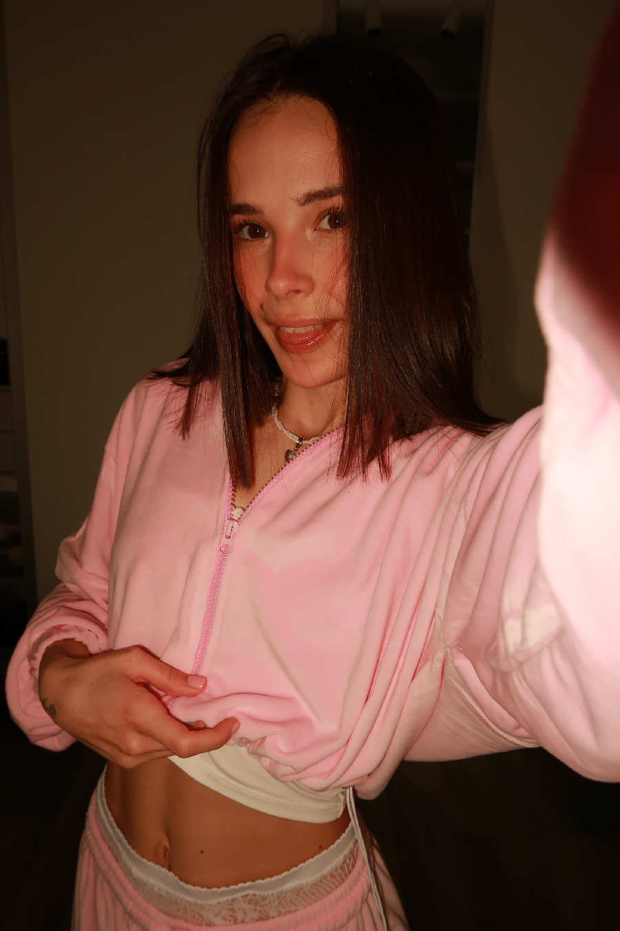 Tina brings the glow — live moments in Dubai